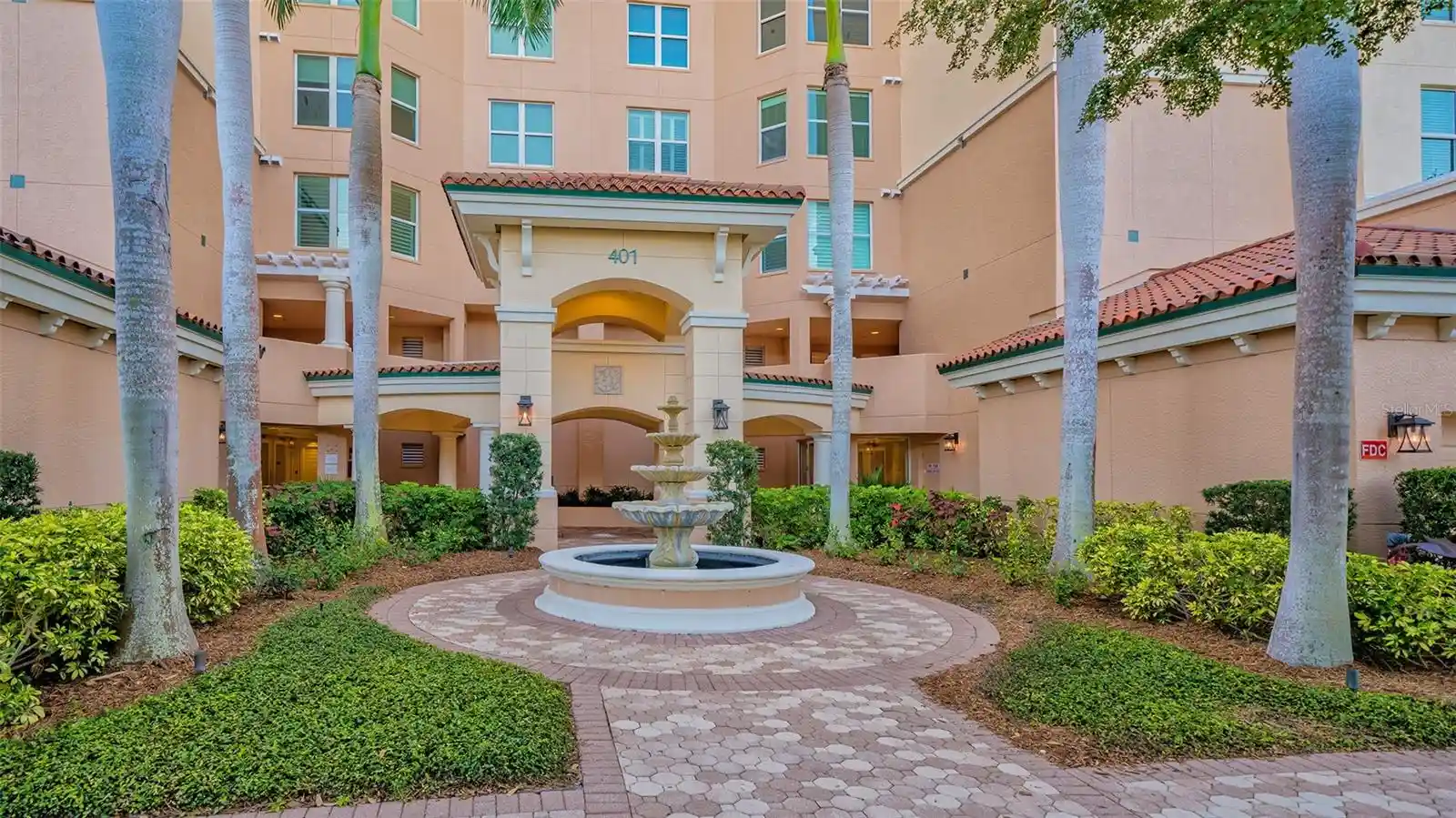 Listing Photo 2 - Condo for sale in 401 N Pt Rd located at 401 N Pt Rd, Sarasota, FL 34229 - Unit #404