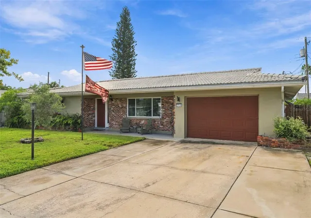 Single family home for sale at 12120 81st Avenue, SEMINOLE, FL 33772 | MLS# TB8554073