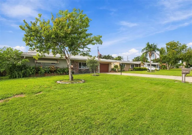 Photo 4 of Single family home for sale at 12120 81st Avenue, Seminole, FL 33772 | MLS# TB8554073 | Listing updated on 2026-10-03