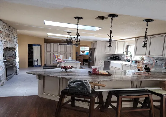 Photo 4 of Manufactured home for sale at 7350 SE 181st Court, Morriston, FL 32668 | MLS# OM733277 | Listing updated on 2026-10-03