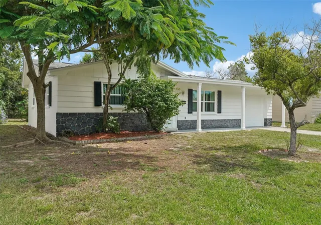 Photo 1 of Single family home for sale at 3350 Wiltshire Dr, Holiday, FL 34691 | MLS# TB8554082 | Listing updated on 2026-10-07