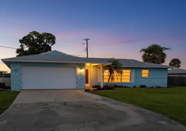 Photo 2 of Single family home for sale at 1797 Pomelo Dr, Venice, FL 34293 | MLS# N6146021 | Listing updated on 2026-10-20
