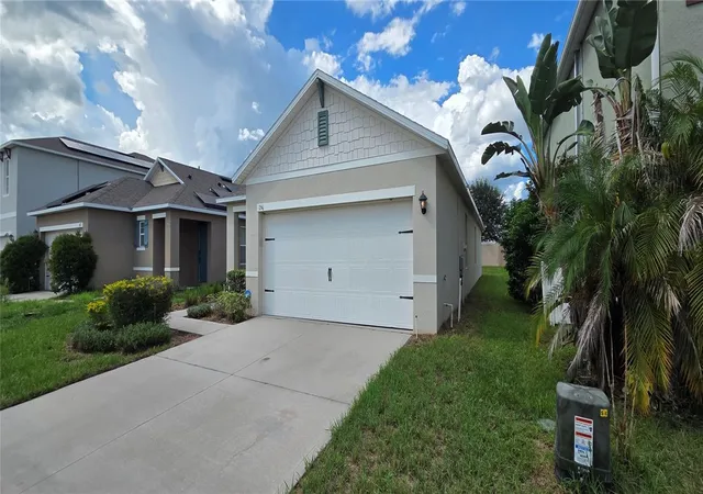 Photo 2 of Single family home for sale at 156 Eagleview Loop, Davenport, FL 33837 | MLS# L4965495 | Listing updated on 2026-10-07