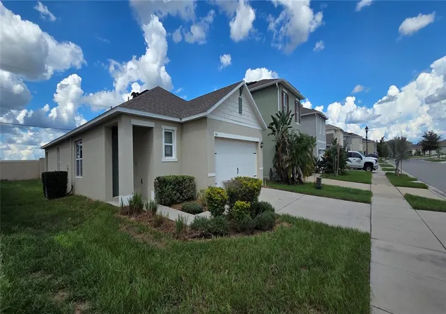 Photo 3 of Single family home for sale at 156 Eagleview Loop, Davenport, FL 33837 | MLS# L4965495 | Listing updated on 2026-10-07