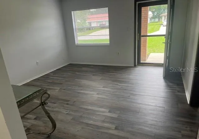 Photo 4 of Single family home for sale at 418 E Hillcrest Ave, Lake Wales, FL 33853 | MLS# S5158696 | Listing updated on 2026-10-02