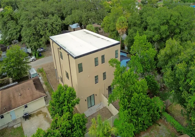 Photo 4 of Townhouse for sale at 2707 E 22nd Avenue, Tampa, FL 33605 | MLS# TB8554101 | Listing updated on 2026-10-08