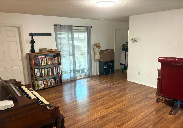 Photo 2 of Single family home for sale at 615 Cambridge Ct, Longwood, FL 32750 | MLS# G5118522 | Listing updated on 2026-10-02