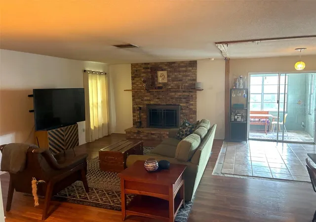 Photo 4 of Single family home for sale at 615 Cambridge Ct, Longwood, FL 32750 | MLS# G5118522 | Listing updated on 2026-10-02