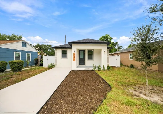 Photo 1 of Single family home for sale at 3009 Melrose Ave S, Saint Petersburg, FL 33712 | MLS# TB8554105 | Listing updated on 2026-10-06