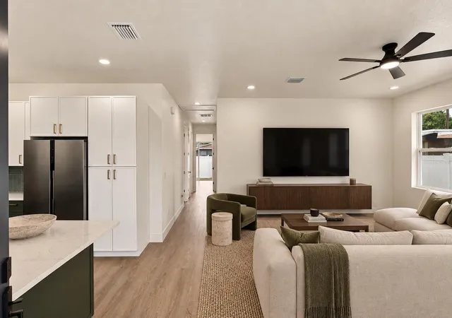 Photo 4 of Single family home for sale at 3009 Melrose Ave S, Saint Petersburg, FL 33712 | MLS# TB8554105 | Listing updated on 2026-10-06