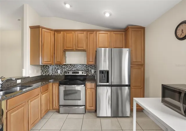 Photo 3 of Single family home for sale at 675 Brookeshire Dr, Davenport, FL 33837 | MLS# S5158698 | Listing updated on 2026-10-11