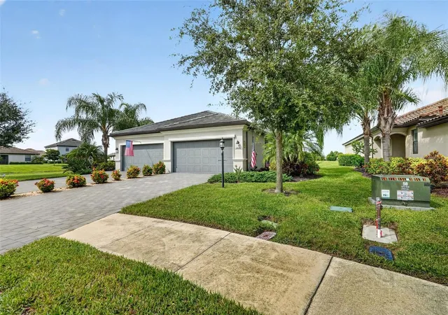 Photo 2 of Single family home for sale at 15909 Clear Skies Pl, Bradenton, FL 34211 | MLS# A4708187 | Listing updated on 2026-10-03