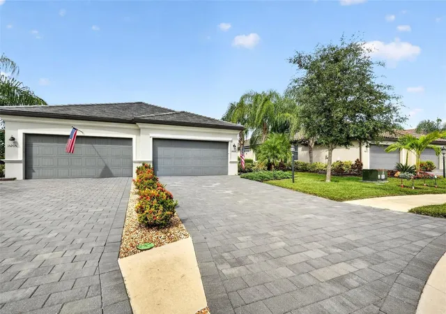 Photo 3 of House for sale at 15909 Clear Skies Pl, Bradenton, FL 34211 | MLS# A4708187 | Listing updated on 2026-10-03