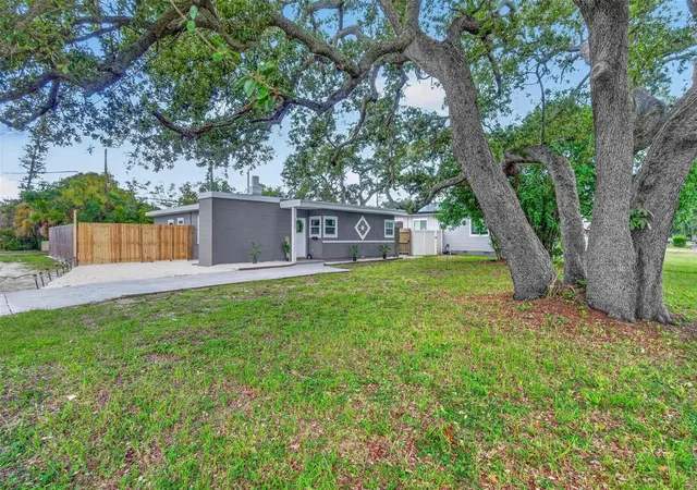 Photo 1 of Single family home for sale at 6200 1st Avenue S, Saint Petersburg, FL 33707 | MLS# TB8554111 | Listing updated on 2026-10-03