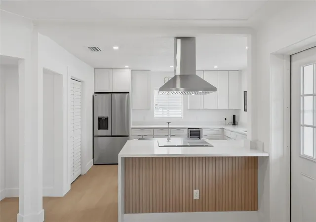 Photo 1 of Single family home for sale at 1962 15th Avenue S, Saint Petersburg, FL 33712 | MLS# TB8554124 | Listing updated on 2026-10-07