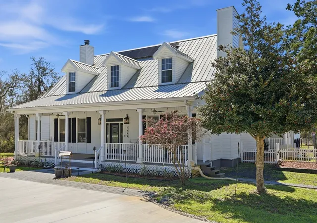 Photo 3 of Single family home for sale at 5444 Us Hwy 17, De Leon Springs, FL 32130 | MLS# V4951620 | Listing updated on 2026-10-02