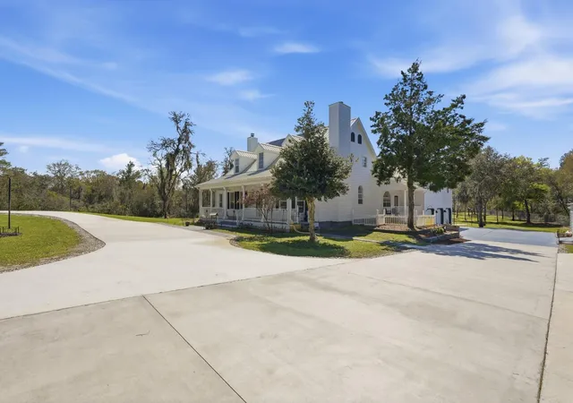 Photo 4 of Single family home for sale at 5444 US Hwy 17, De Leon Springs, FL 32130 | MLS# V4951620 | Listing updated on 2026-10-02