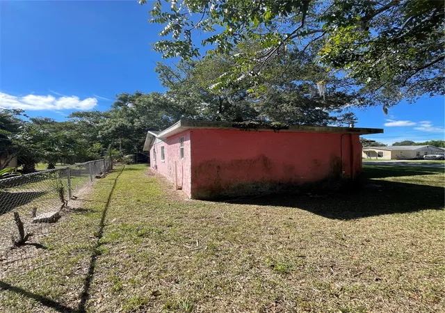 Photo 3 of Single family home for sale at 1949 NW 4th Place, Ocala, FL 34475 | MLS# OM733291 | Listing updated on 2026-10-08