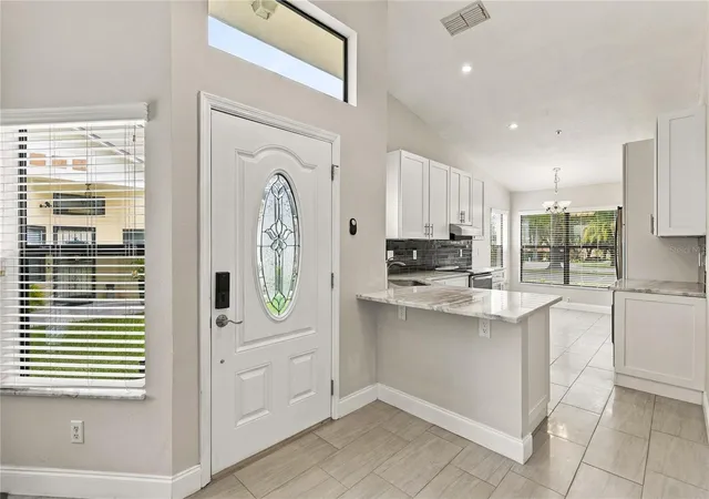 Photo 4 of Townhouse for sale at 287 Curlew Cir, Altamonte Springs, FL 32701 | MLS# O6446587 | Listing updated on 2026-10-08