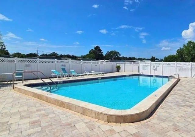 Photo 4 of Manufactured home for sale at 5619 Bayshore Rd #149, Palmetto, FL 34221 | MLS# A4708198 | Listing updated on 2026-10-02