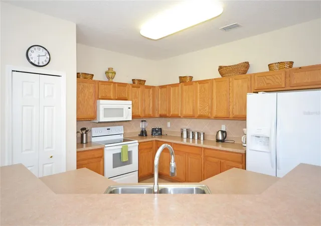 Photo 4 of Single family home for sale at 423 Corvina Dr, Davenport, FL 33897 | MLS# S5158702 | Listing updated on 2026-10-05