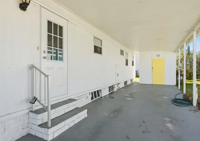 Photo 2 of Manufactured home for sale at 203 Seagull Dr, Tarpon Springs, FL 34689 | MLS# TB8554132 | Listing updated on 2026-10-30