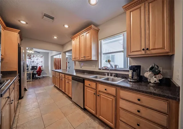 Photo 4 of Single family home for sale at 112 Bell Pl, Winter Park, FL 32792 | MLS# O6446595 | Listing updated on 2026-10-07