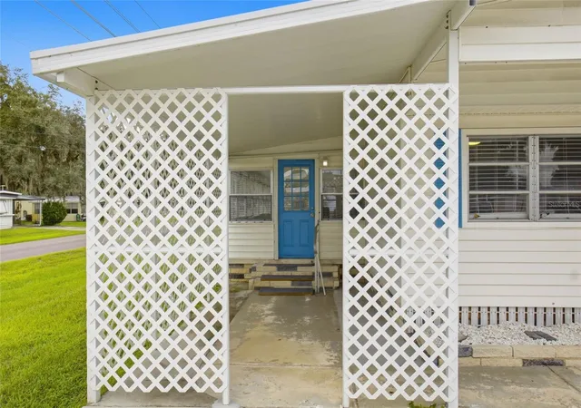 Photo 3 of Manufactured home for sale at 4722 Autumn Palm Dr, Zephyrhills, FL 33542 | MLS# TB8554146 | Listing updated on 2026-10-06
