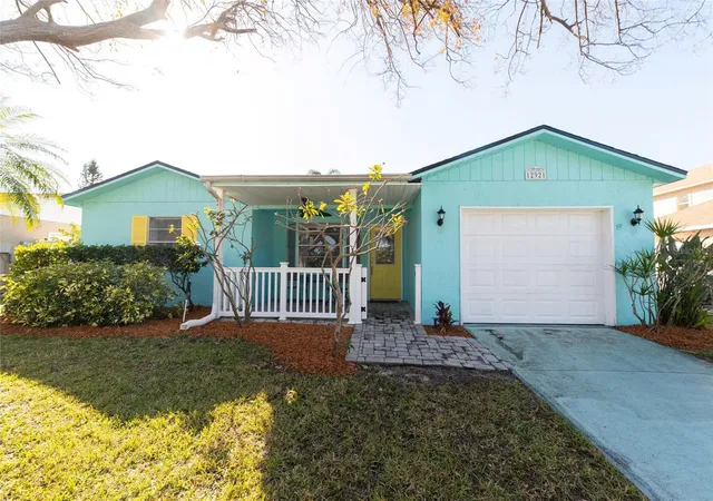 Single family home for sale at 12921 129th Avenue, LARGO, FL 33774 | MLS# A4708205