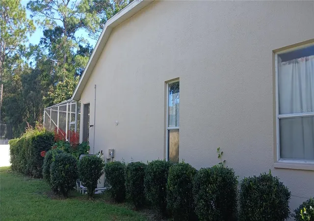 Photo 3 of Single family home for sale at 2 Black Willow Ct N, Homosassa, FL 34446 | MLS# OM733299 | Listing updated on 2026-10-03