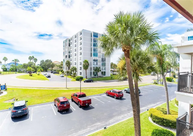 Photo 4 of Condo for sale at 868 Bayway Blvd #304, Clearwater Beach, FL 33767 | MLS# TB8554158 | Listing updated on 2026-10-02