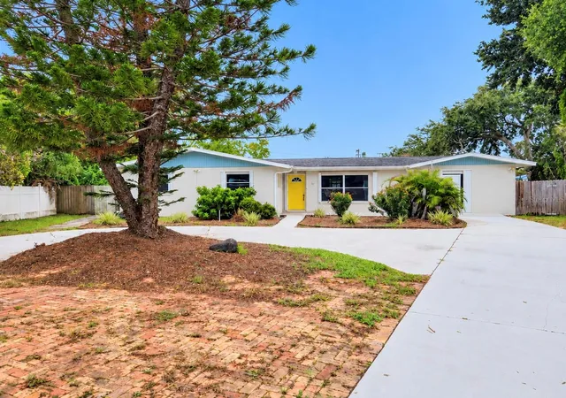 Photo 4 of Single family home for sale at 24 Hardee Cir N, Rockledge, FL 32955 | MLS# O6446614 | Listing updated on 2026-10-06