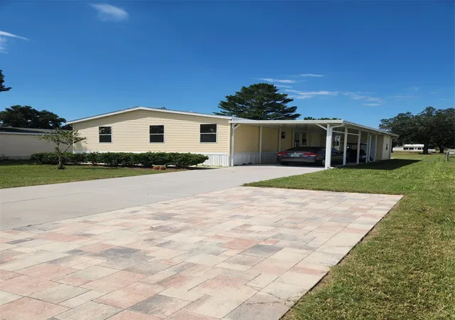 Photo 1 of Manufactured home for sale at 15461 Brookridge Blvd, Brooksville, FL 34613 | MLS# W7890012 | Listing updated on 2026-10-15