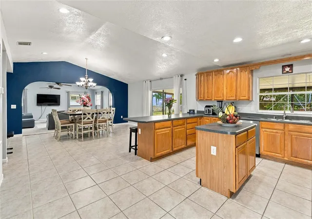 Photo 3 of Single family home for sale at 3034 Suwannee Ct, Apopka, FL 32703 | MLS# O6446622 | Listing updated on 2026-10-08