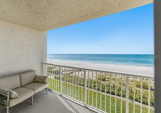 Photo 4 of Condo for sale at 4485 Gulf Of Mexico Dr #402, Longboat Key, FL 34228 | MLS# N6146025 | Listing updated on 2026-10-13
