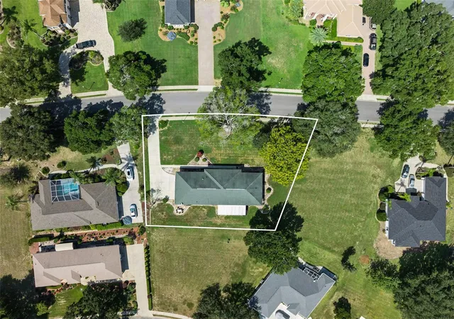 Photo 3 of Single family home for sale at 39622 Harbor Hills Blvd, Lady Lake, FL 32159 | MLS# O6446624 | Listing updated on 2026-10-04