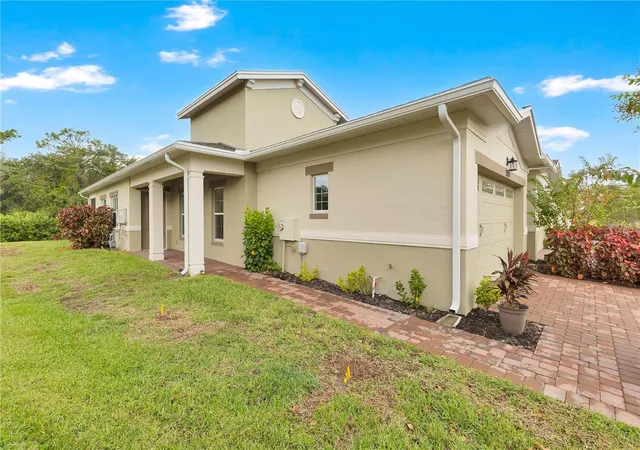 Photo 2 of Single family home for sale at 2327 Datura Loop, Saint Cloud, FL 34772 | MLS# S5158714 | Listing updated on 2026-10-06