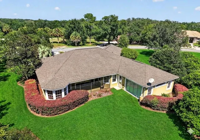 Photo 3 of Single family home for sale at 6053 Spinnaker Loop, Lady Lake, FL 32159 | MLS# O6446634 | Listing updated on 2026-10-02