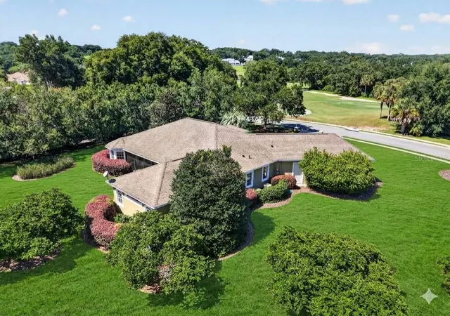 Photo 3 of Single family home for sale at 6053 Spinnaker Loop, Lady Lake, FL 32159 | MLS# O6446634 | Listing updated on 2026-10-02