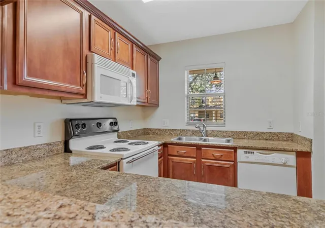 Photo 4 of Townhouse for sale at 233 Penmark Stone Pl, Valrico, FL 33594 | MLS# TB8554180 | Listing updated on 2026-10-03
