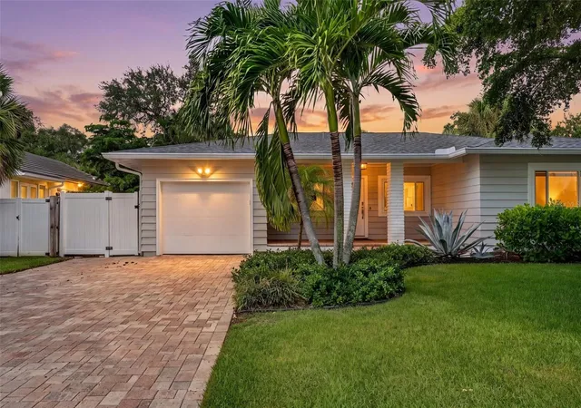 Single family home for sale at 1965 Hibiscus St, SARASOTA, FL 34239 | MLS# A4708218