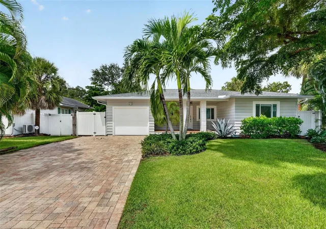 Photo 2 of Single family home for sale at 1965 Hibiscus St, Sarasota, FL 34239 | MLS# A4708218 | Listing updated on 2026-10-08