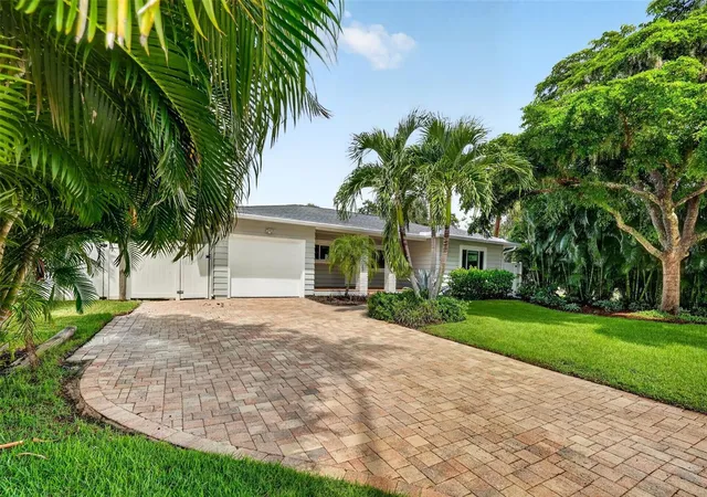Photo 3 of Single family home for sale at 1965 Hibiscus St, Sarasota, FL 34239 | MLS# A4708218 | Listing updated on 2026-10-08