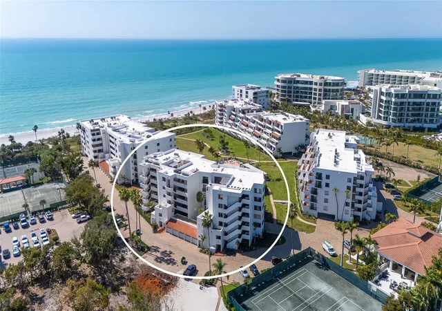Photo 3 of Condo for sale at 1445 Gulf Of Mexico Dr #101, Longboat Key, FL 34228 | MLS# A4708219 | Listing updated on 2026-10-08