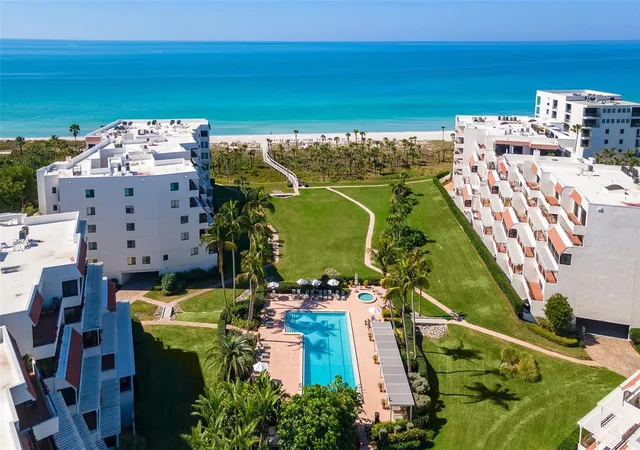 Listing Photo 4 - Condo for sale in building located at 1445 Gulf Of Mexico Dr, Longboat Key, FL 34228 - Unit #101