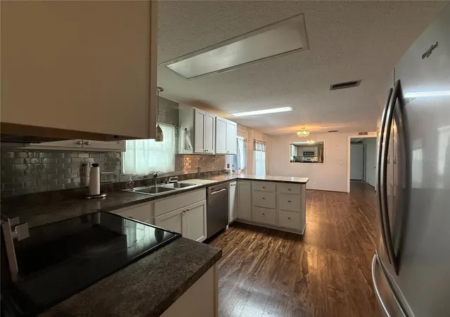 Photo 4 of Manufactured home for sale at 17 N Bobwhite Rd, Wildwood, FL 34785 | MLS# G5118529 | Listing updated on 2026-10-04