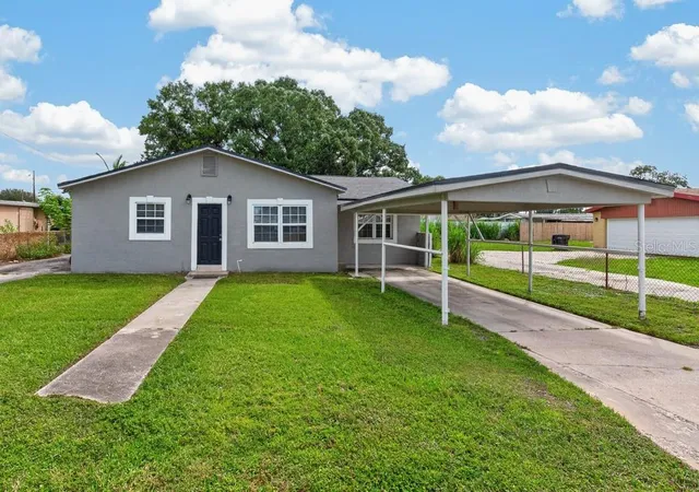 Photo 1 of Single family home for sale at 725 Strain Blvd, Lakeland, FL 33815 | MLS# TB8554185 | Listing updated on 2026-10-02