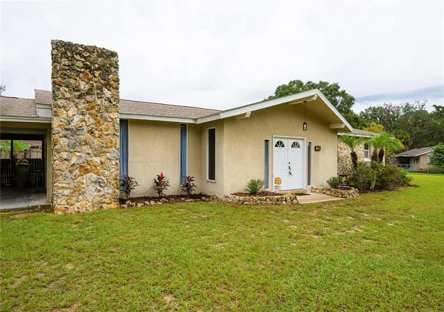 Photo 2 of Single family home for sale at 19839 Eldorado Dr, Eustis, FL 32736 | MLS# V4951623 | Listing updated on 2026-10-08