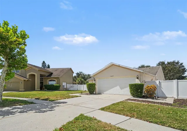 Photo 3 of Single family home for sale at 12659 Longcrest Dr, Riverview, FL 33579 | MLS# O6446650 | Listing updated on 2026-10-15