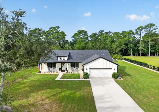 Photo 3 of Single family home for sale at 42721 Royal Trails Rd, Eustis, FL 32736 | MLS# G5118531 | Listing updated on 2026-10-04